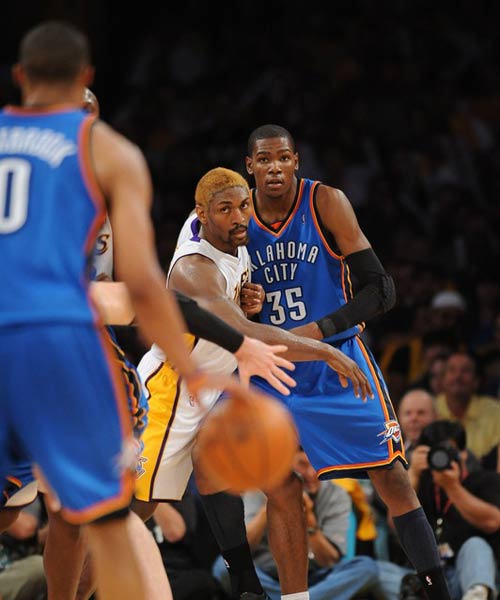 壁球场上的 壁球场上的