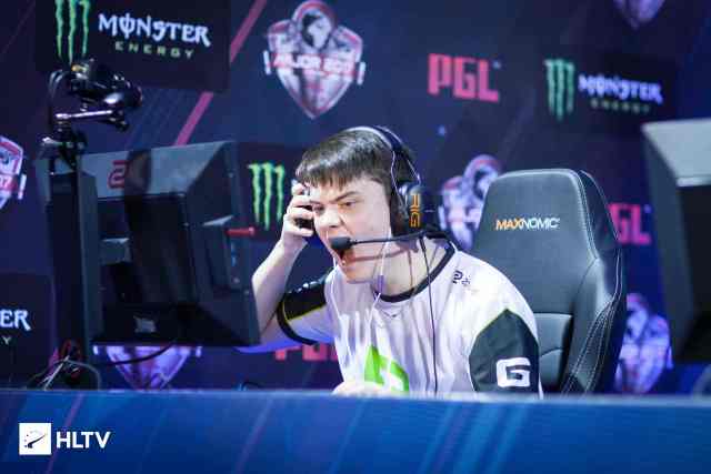 始终保持的 始终保持的